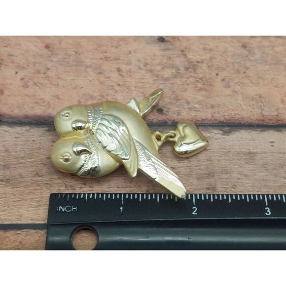 Vintage AJC Brooch Love Birds Brushed Gold Tone Dangle Heart Mid Century Signed - Picture 7 of 15